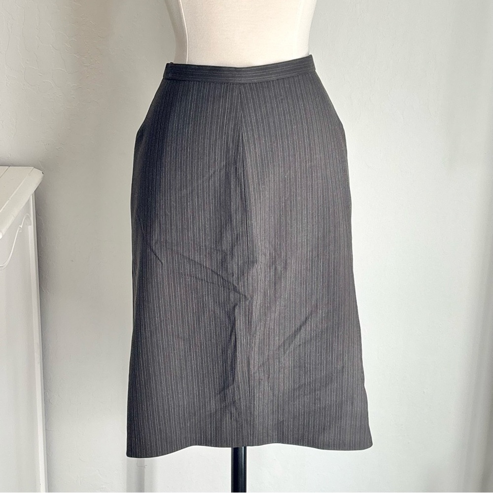 BCBGMaxAzria Gray Pinstripe Mini Skirt, Size 0